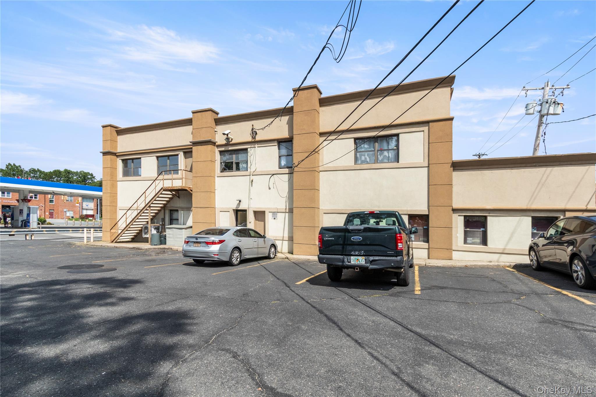 29 Glen Cove Avenue, Unit 212 photo 5