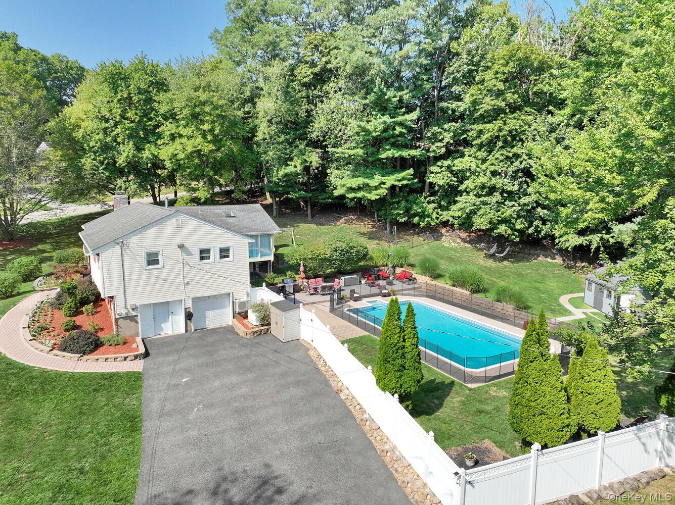 1 Potter Lane – For Sale photo 31