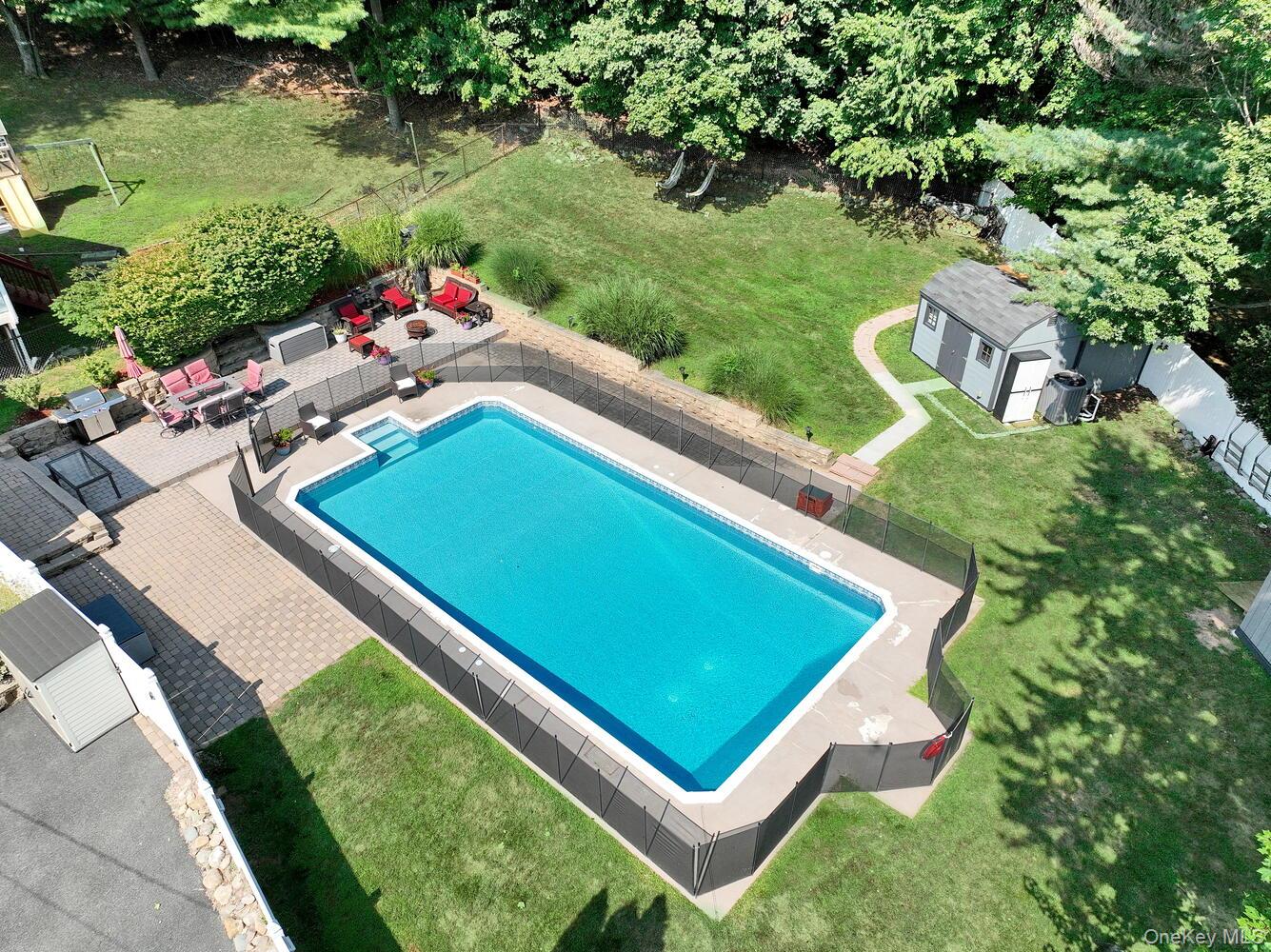 1 Potter Lane – For Sale photo 33