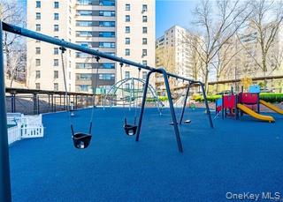 3 Fordham Hill Oval, Unit 7A photo 4