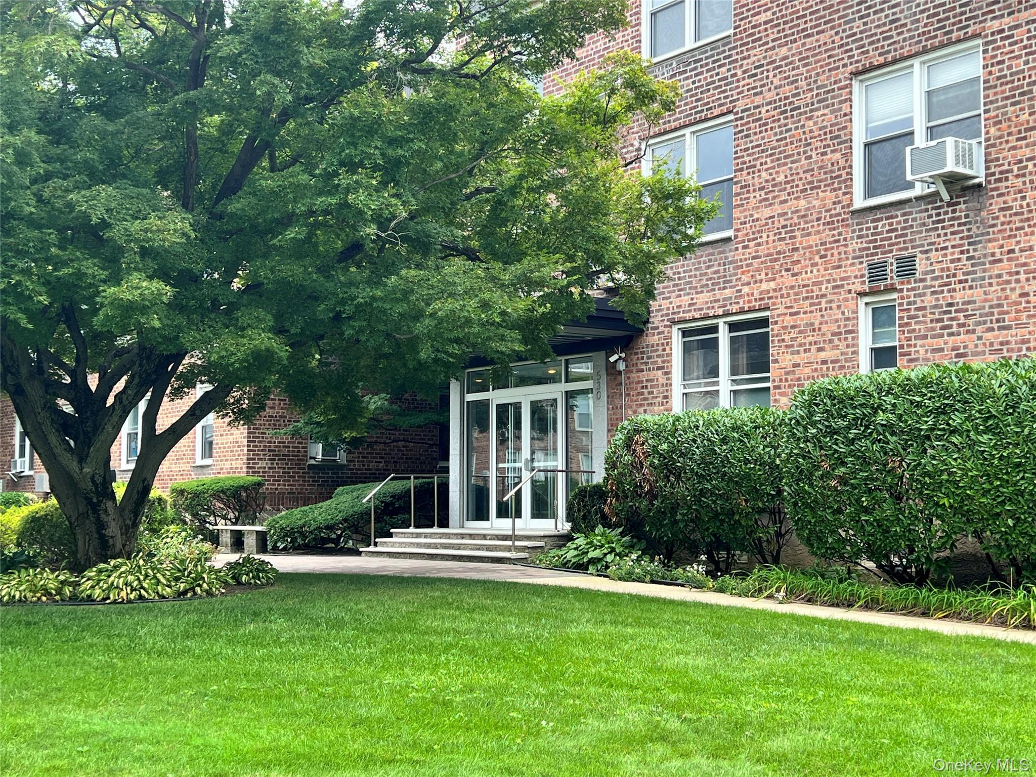 530 Dubois Avenue, Unit 6A photo 2