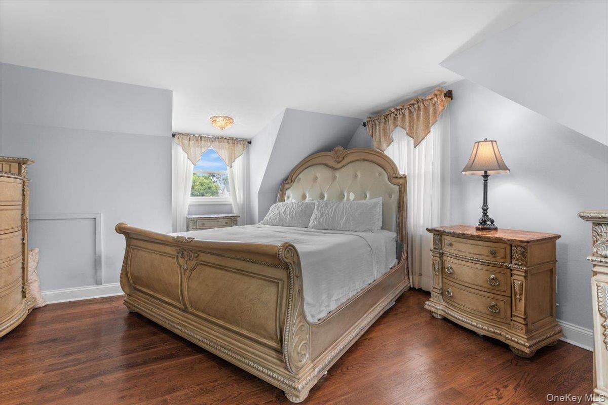 177 N Queens Avenue – For Sale photo 22