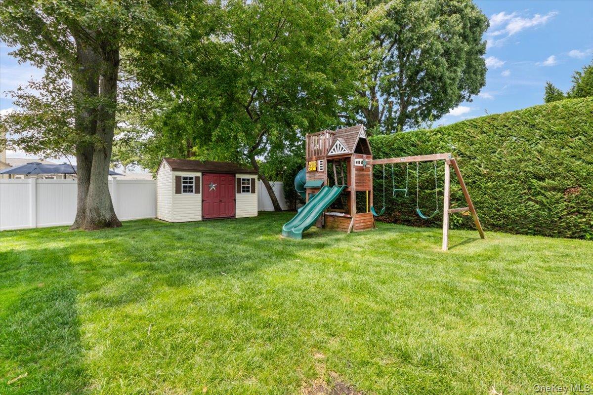 177 N Queens Avenue – For Sale photo 29