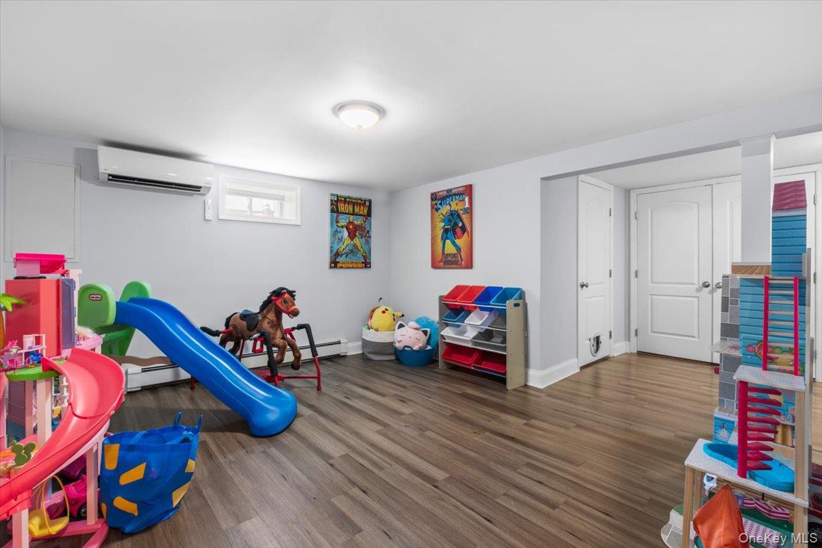 177 N Queens Avenue – For Sale photo 24