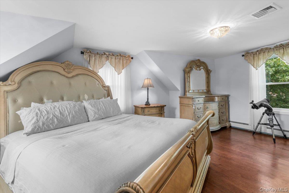 177 N Queens Avenue – For Sale photo 20