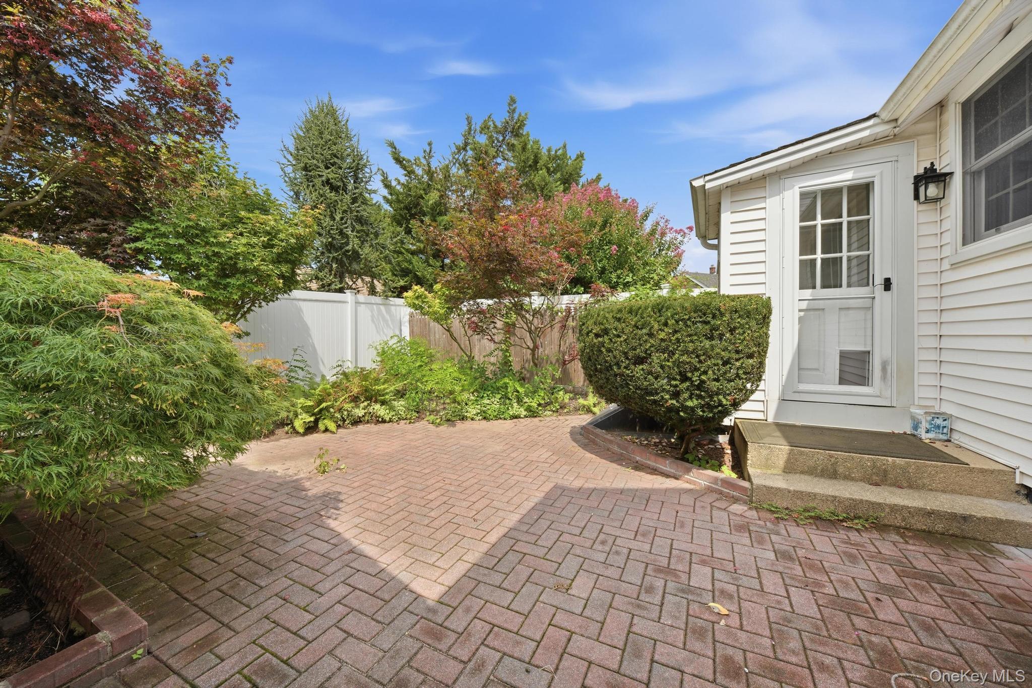 496 Windsor Place – For Sale photo 8