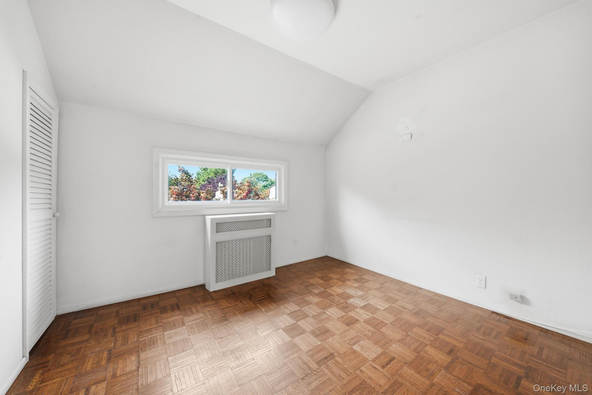 496 Windsor Place – For Sale photo 17