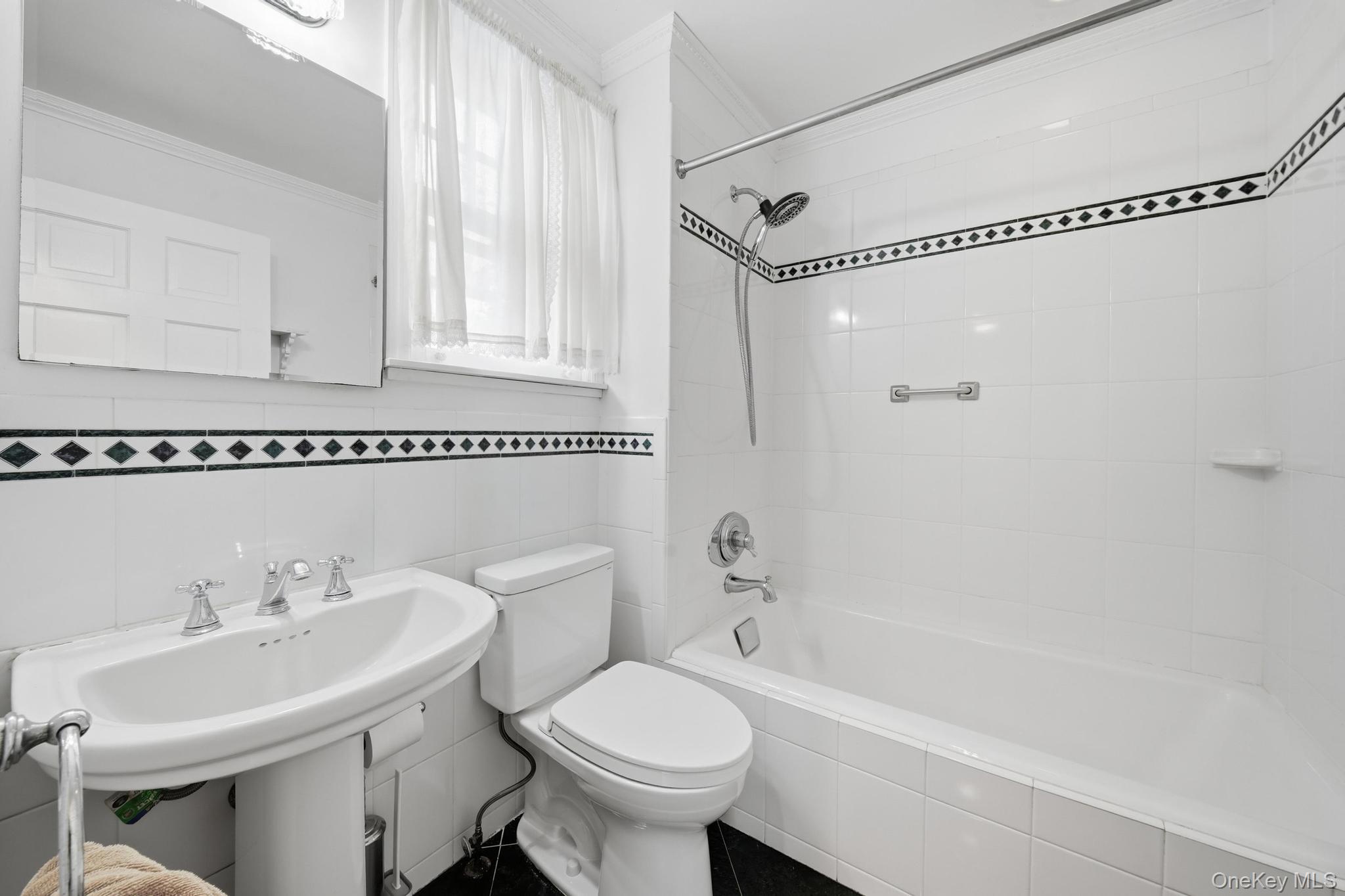 496 Windsor Place – For Sale photo 30