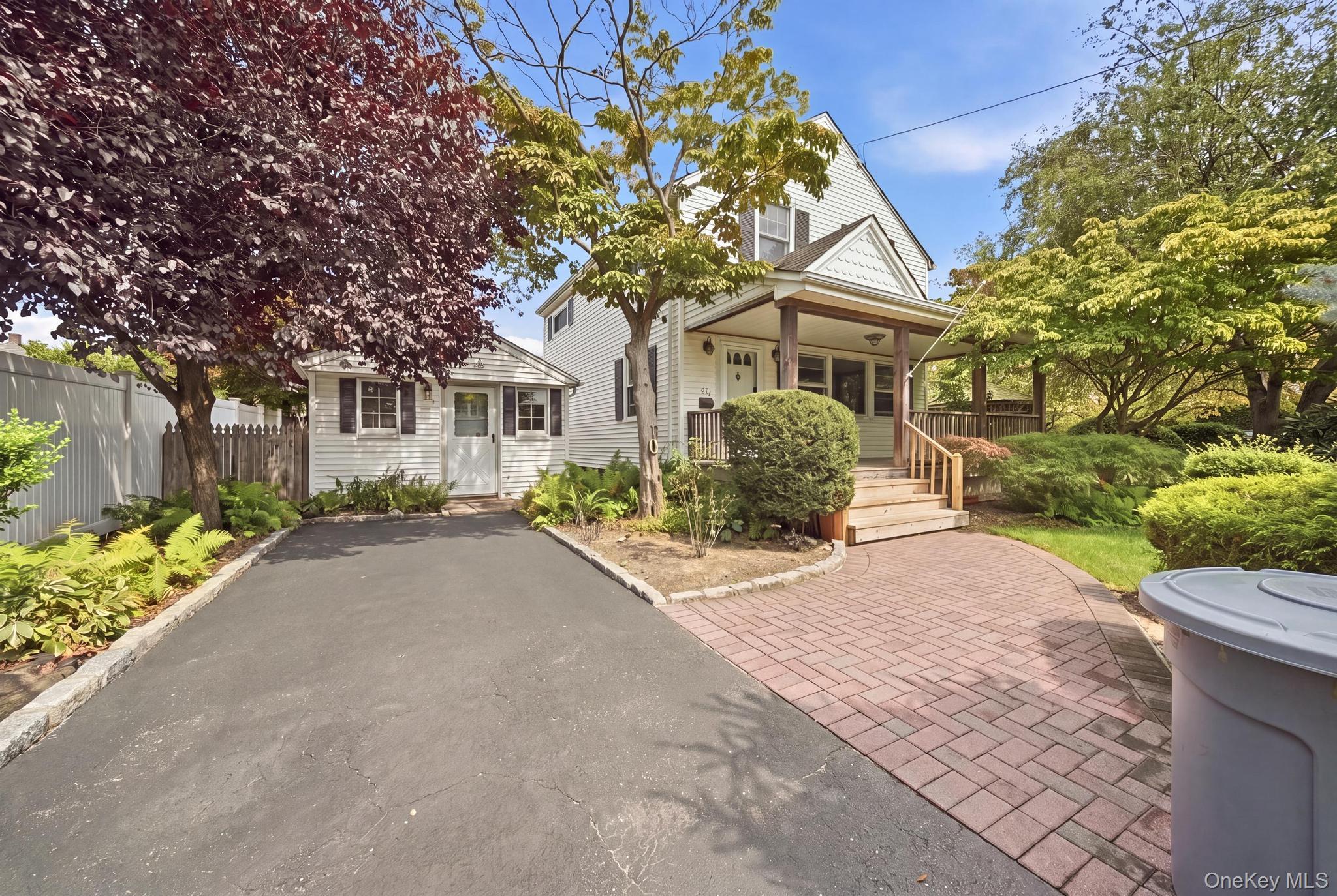 496 Windsor Place – For Sale photo 4