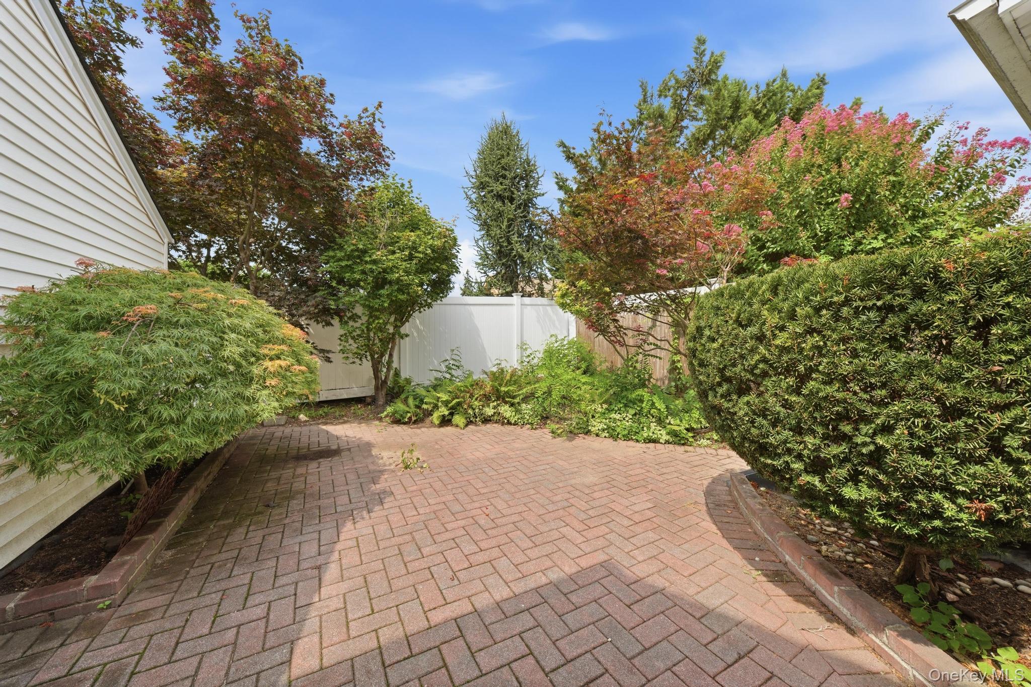 496 Windsor Place – For Sale photo 9