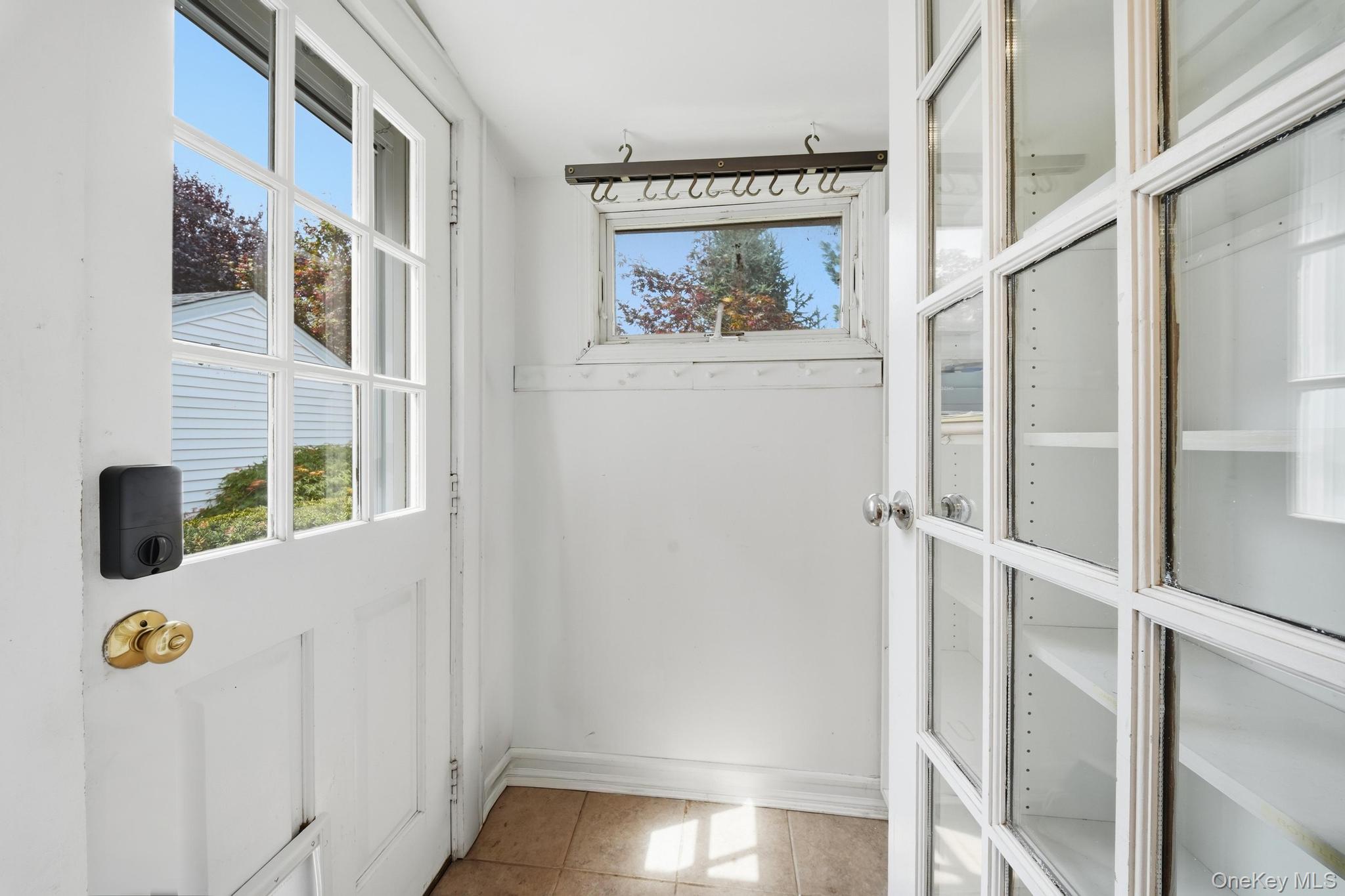 496 Windsor Place – For Sale photo 33
