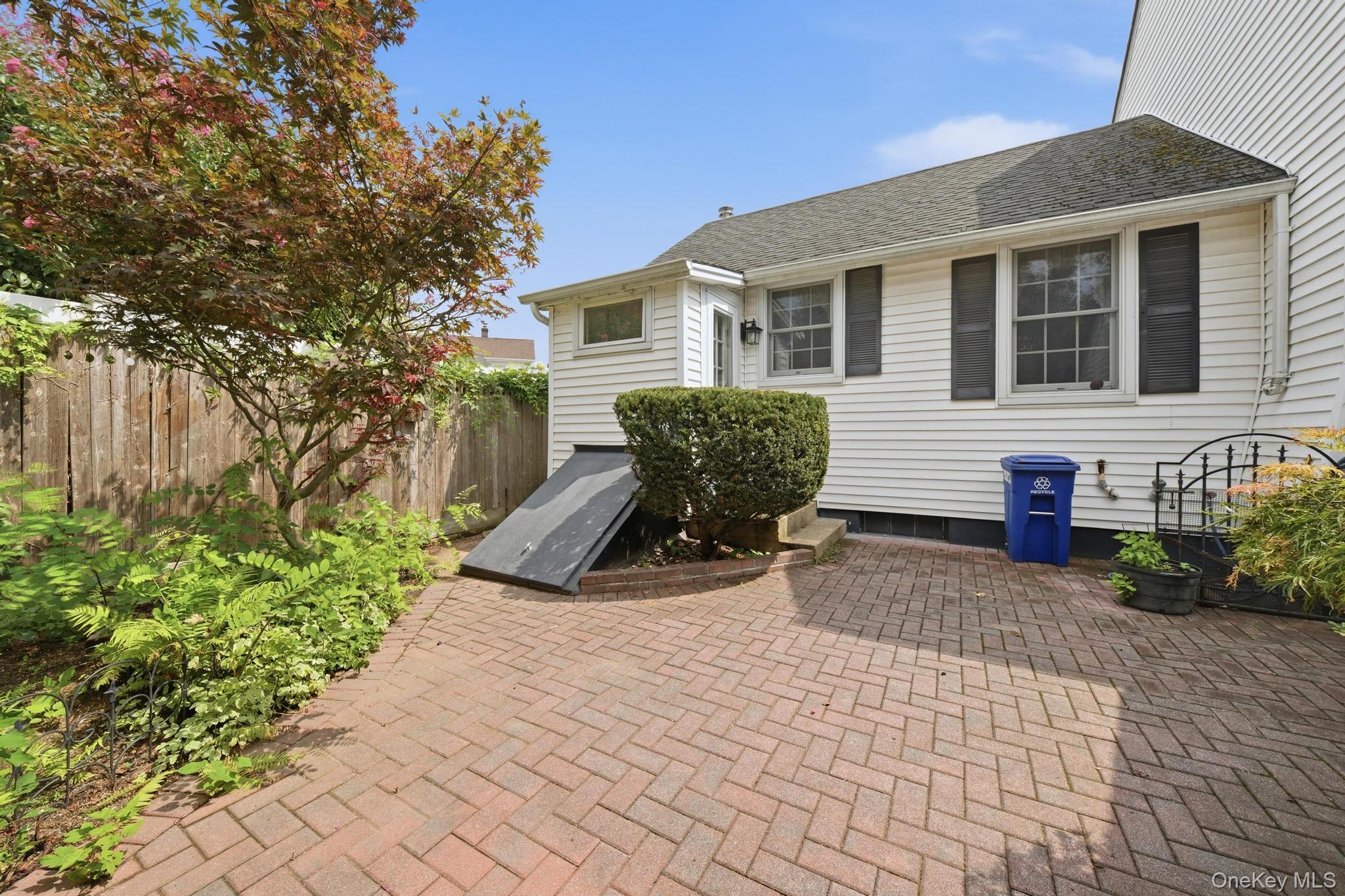 496 Windsor Place – For Sale photo 11