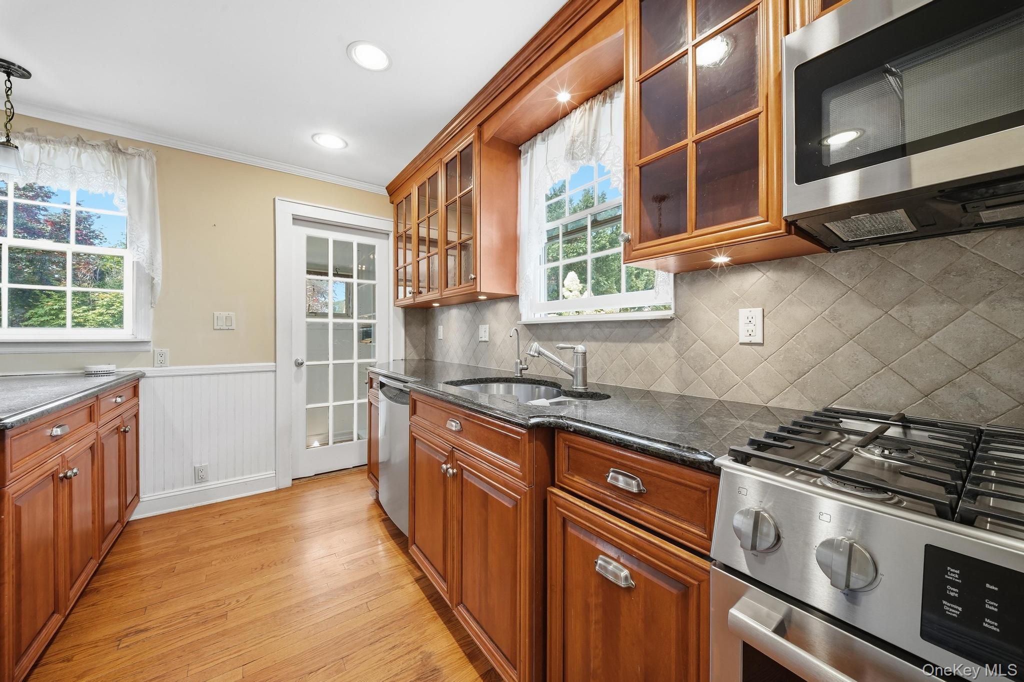 496 Windsor Place – For Sale photo 31