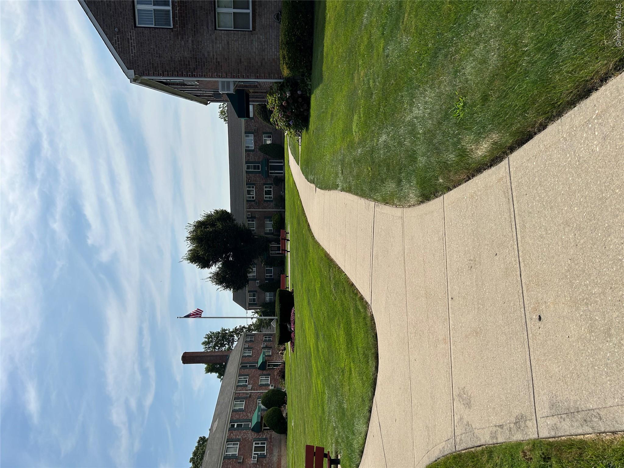 1027 Fenwood Drive Drive, Unit #3 photo 2