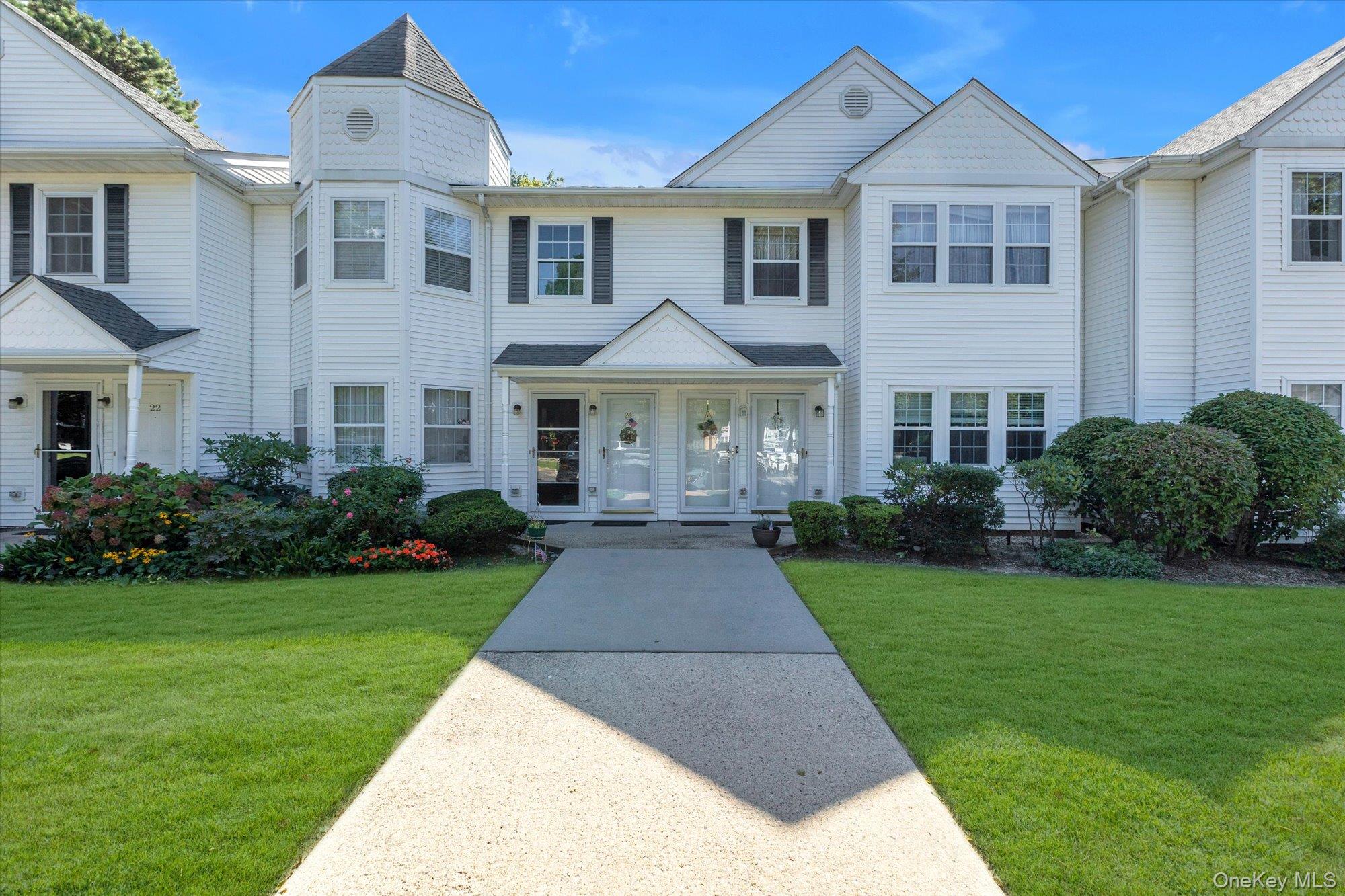 25 Victorian Lane – For Sale photo 2