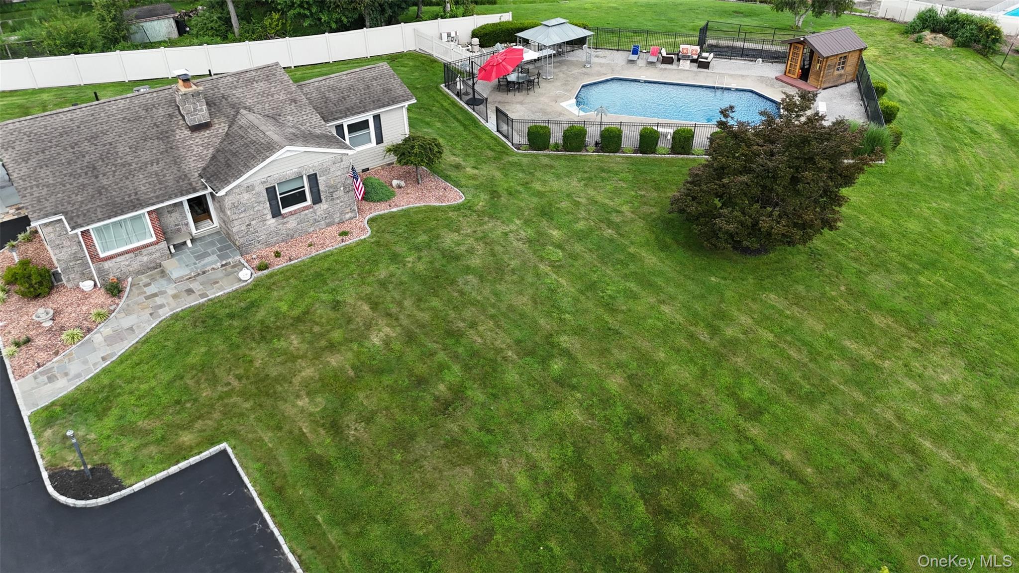 36 Ernhofer Drive – For Sale photo 31