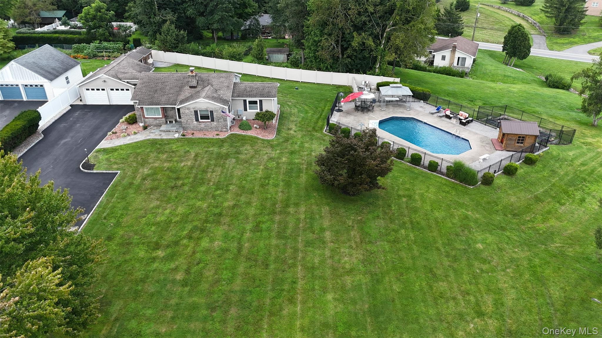 36 Ernhofer Drive – For Sale photo 30