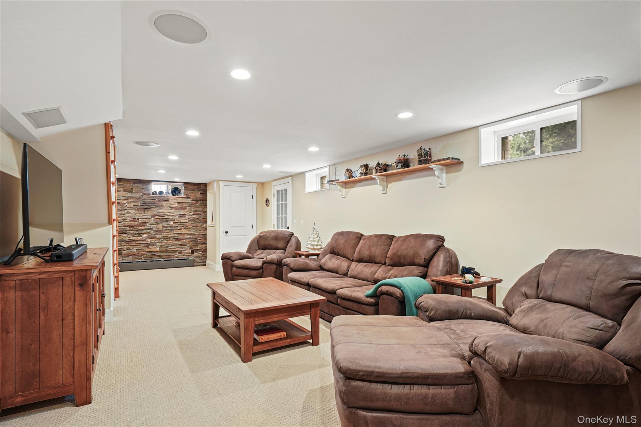 36 Ernhofer Drive – For Sale photo 16