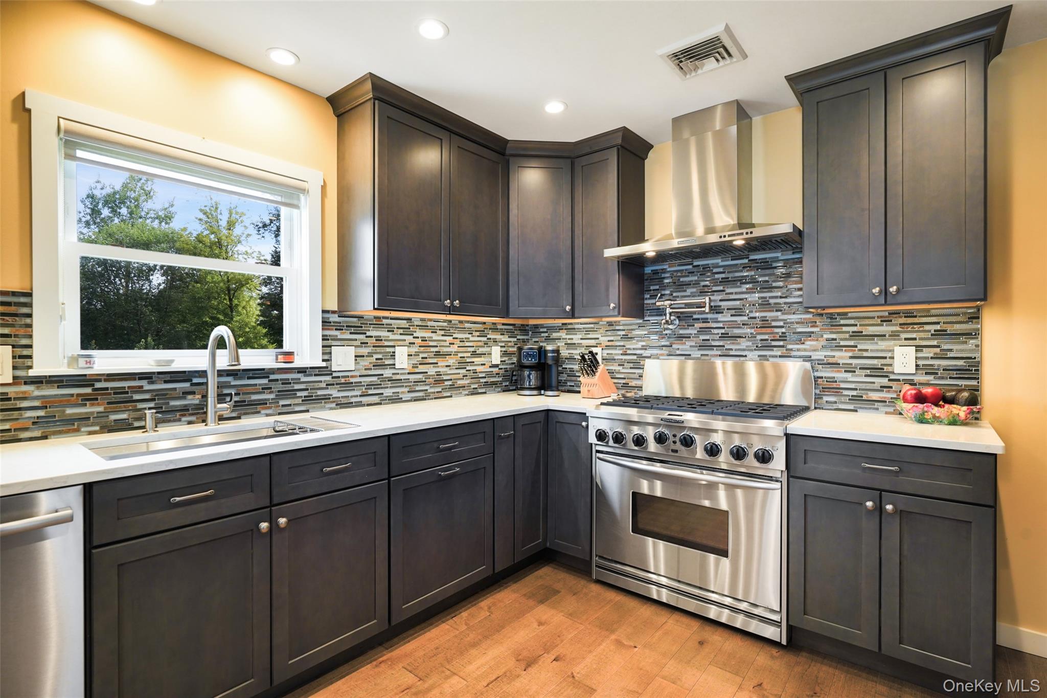36 Ernhofer Drive – For Sale photo 14