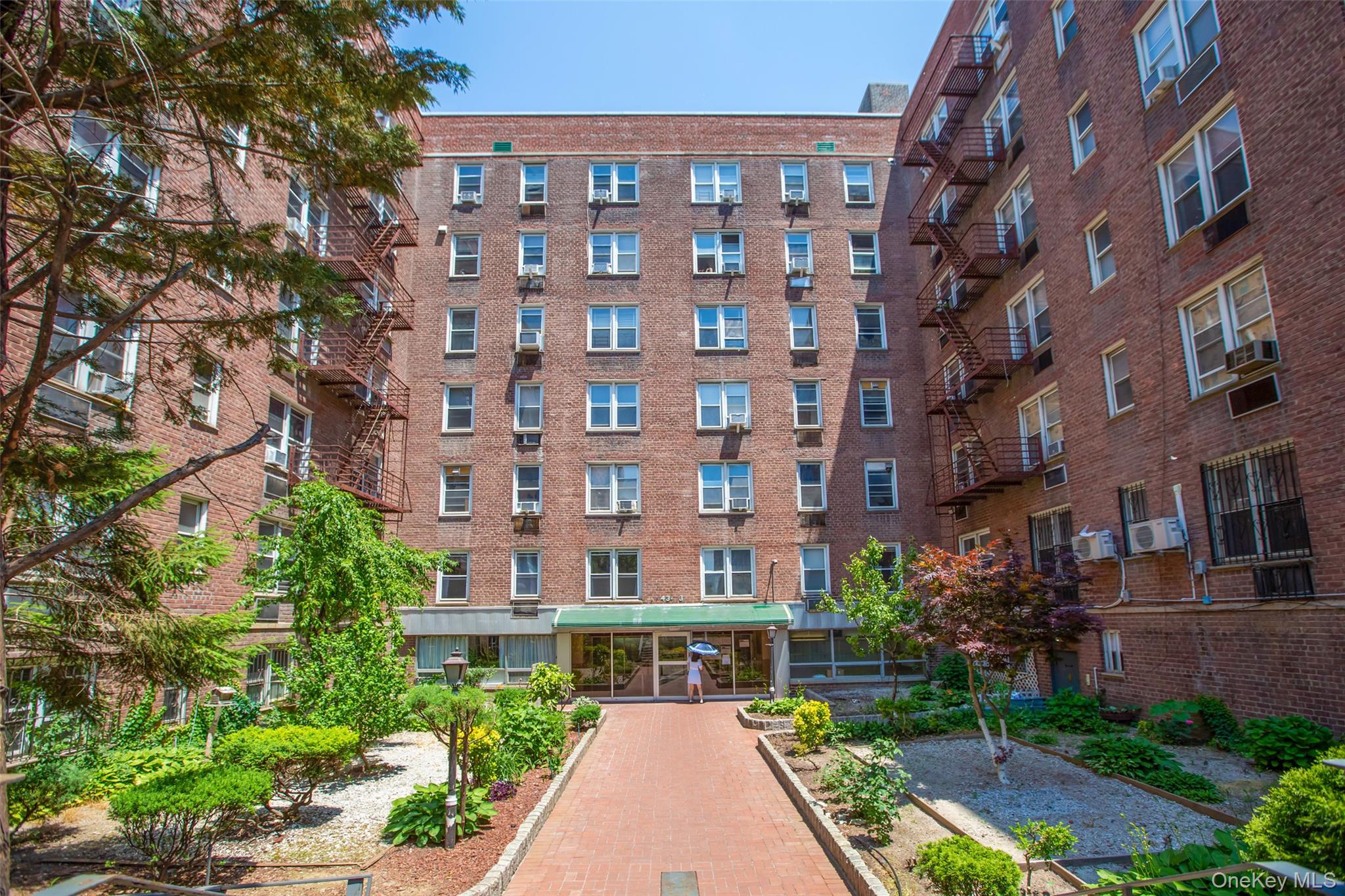 43-43 Kissena Blvd, Unit 402