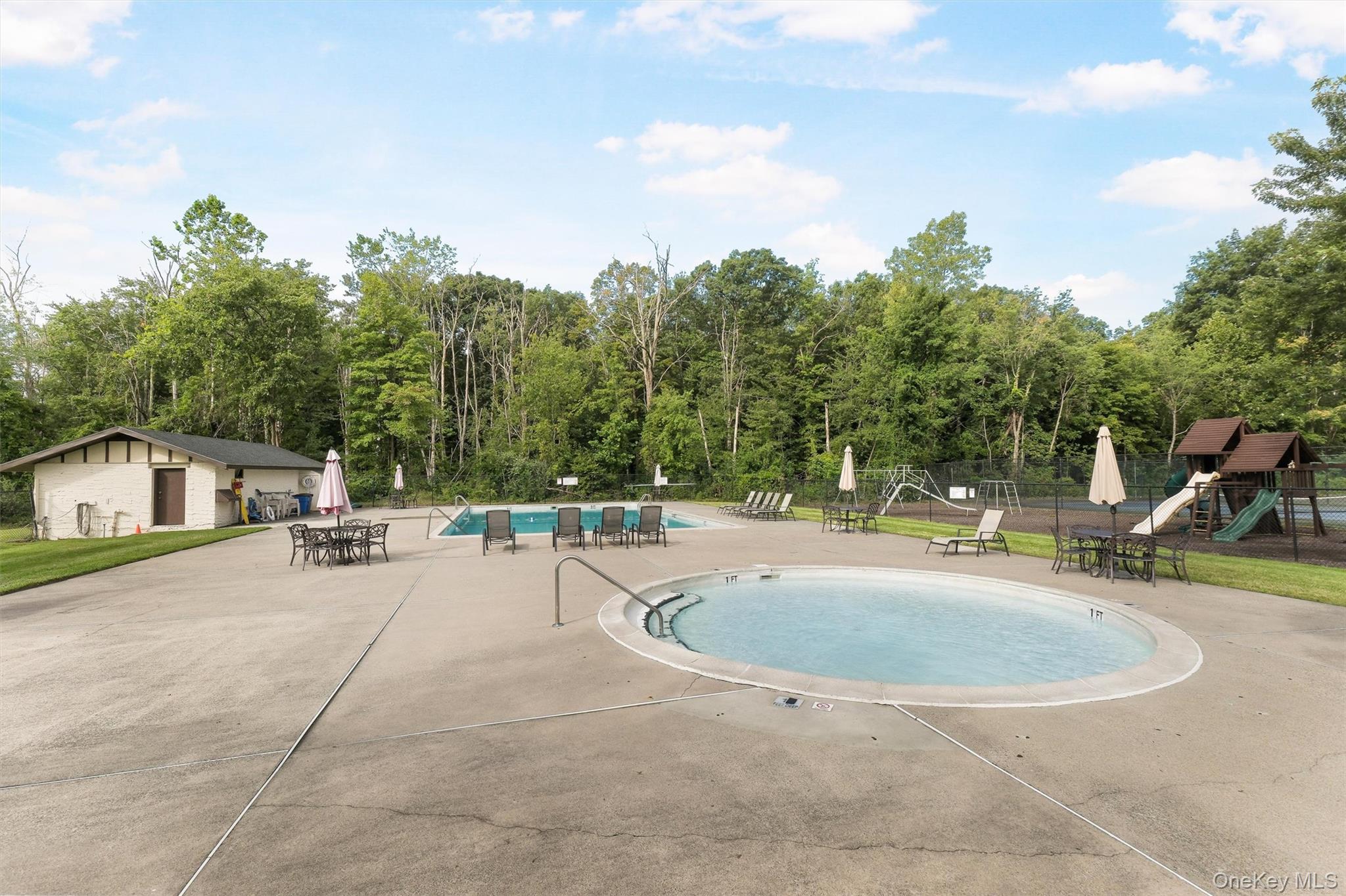 21 Scarborough Lane, Unit B photo 36