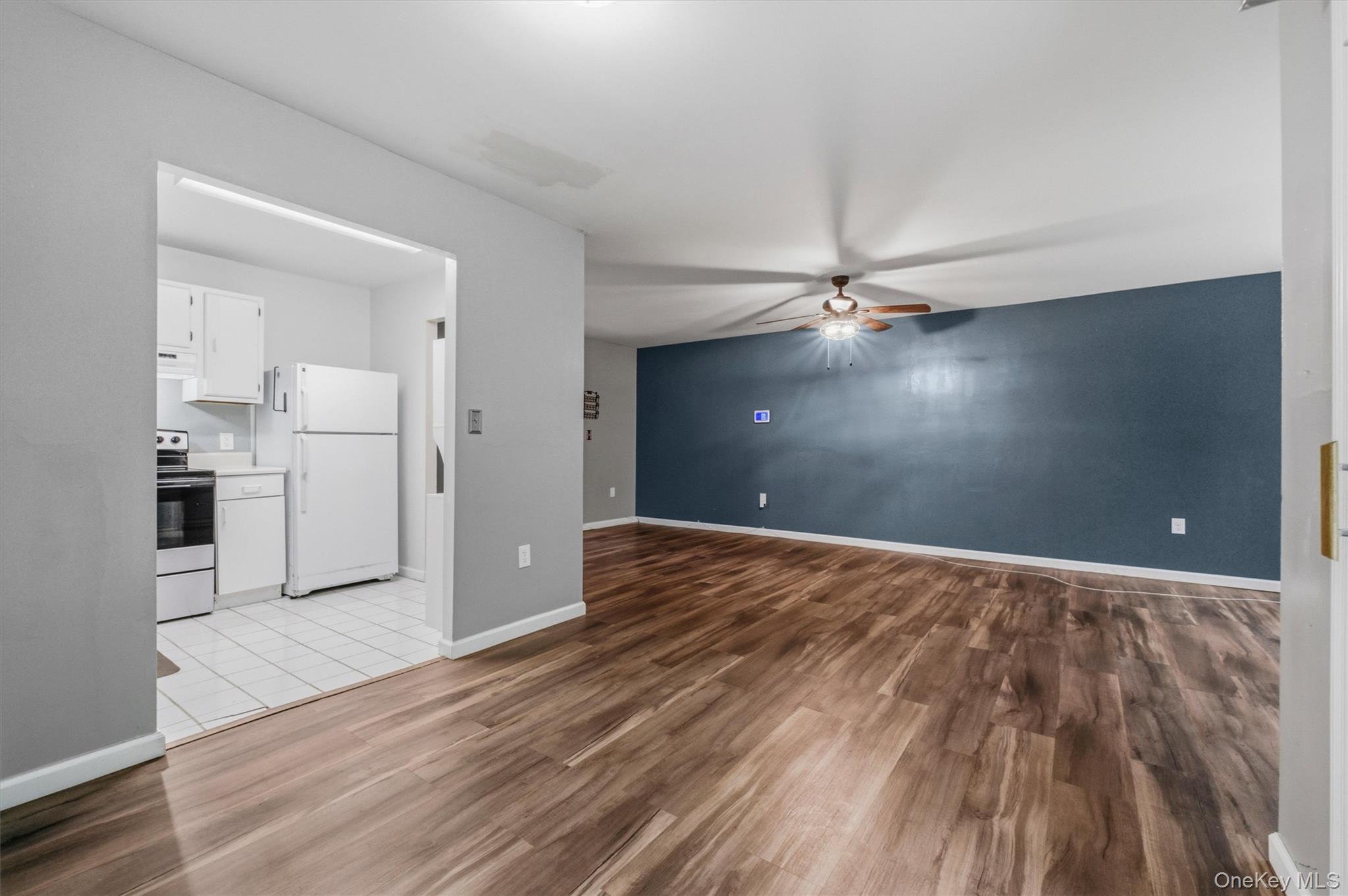 21 Scarborough Lane, Unit B photo 20