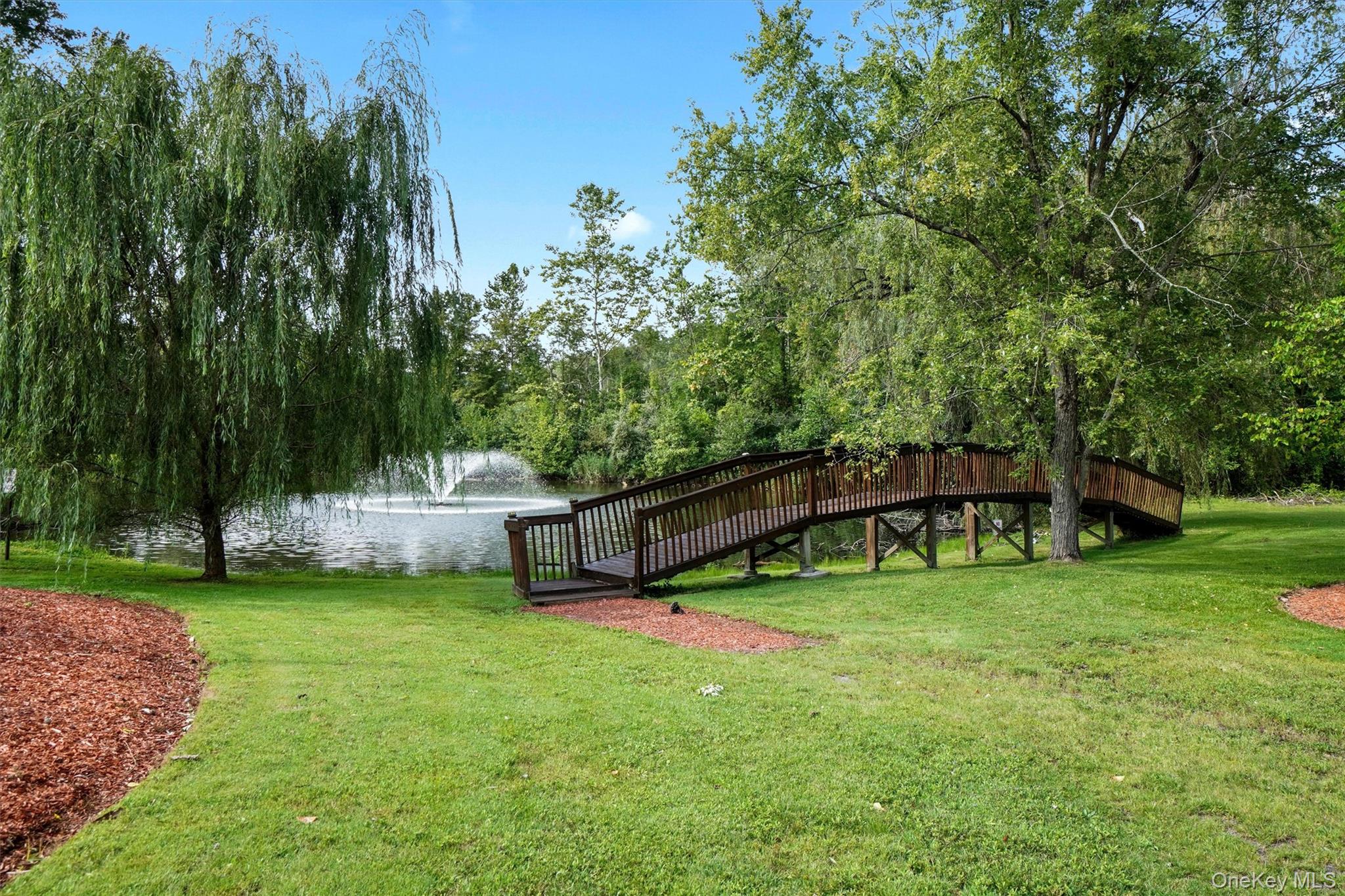 21 Scarborough Lane, Unit B photo 42