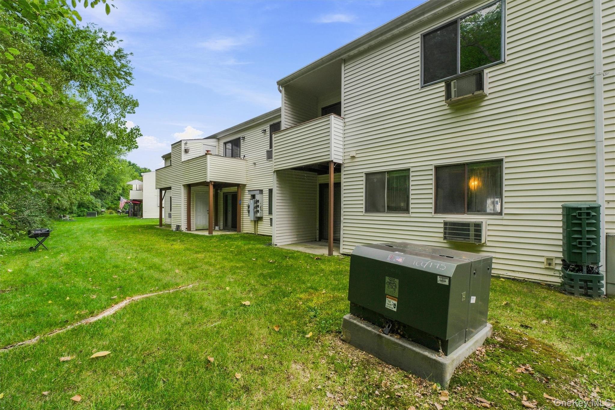 21 Scarborough Lane, Unit B photo 32