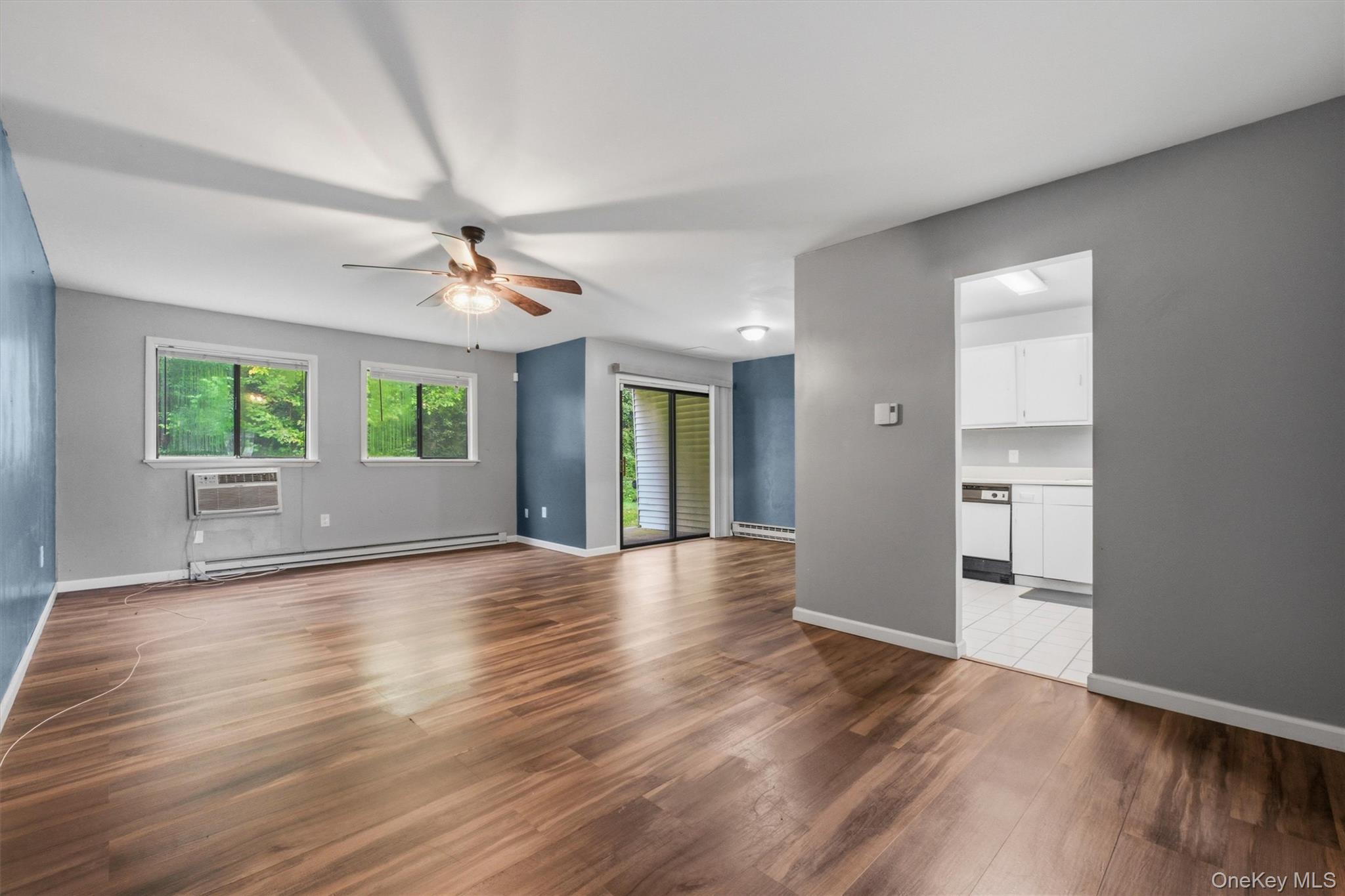 21 Scarborough Lane, Unit B photo 13