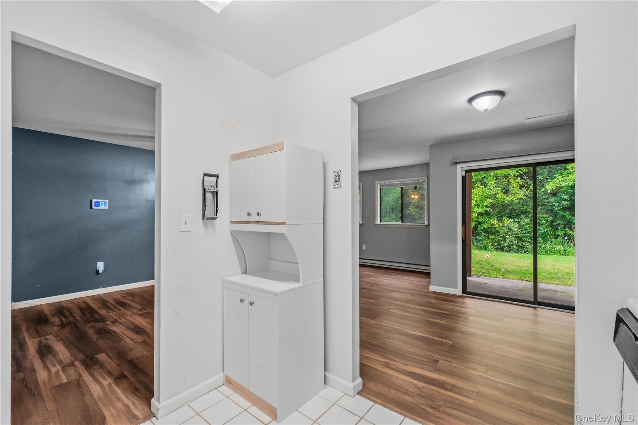 21 Scarborough Lane, Unit B photo 23