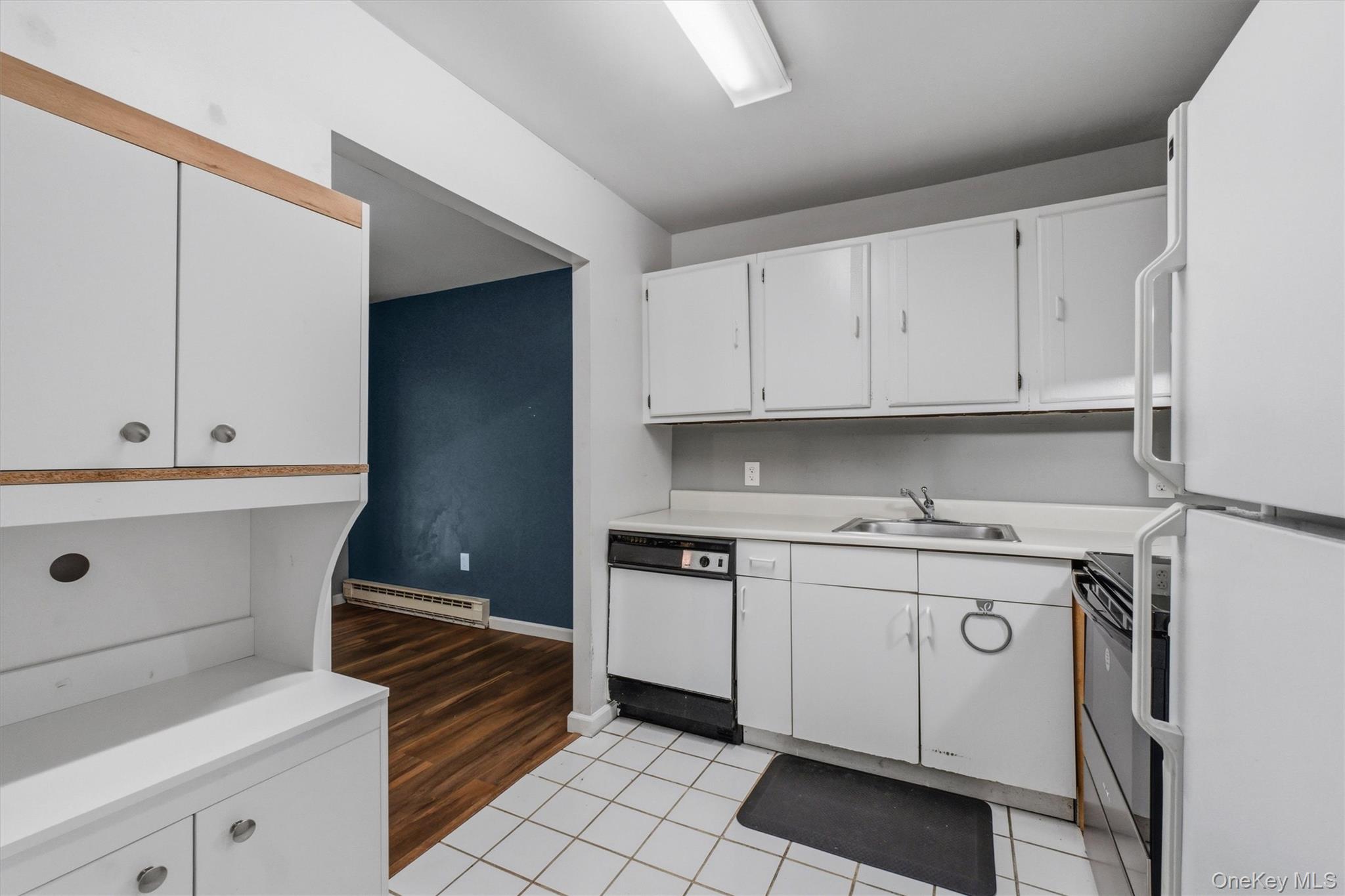 21 Scarborough Lane, Unit B photo 24