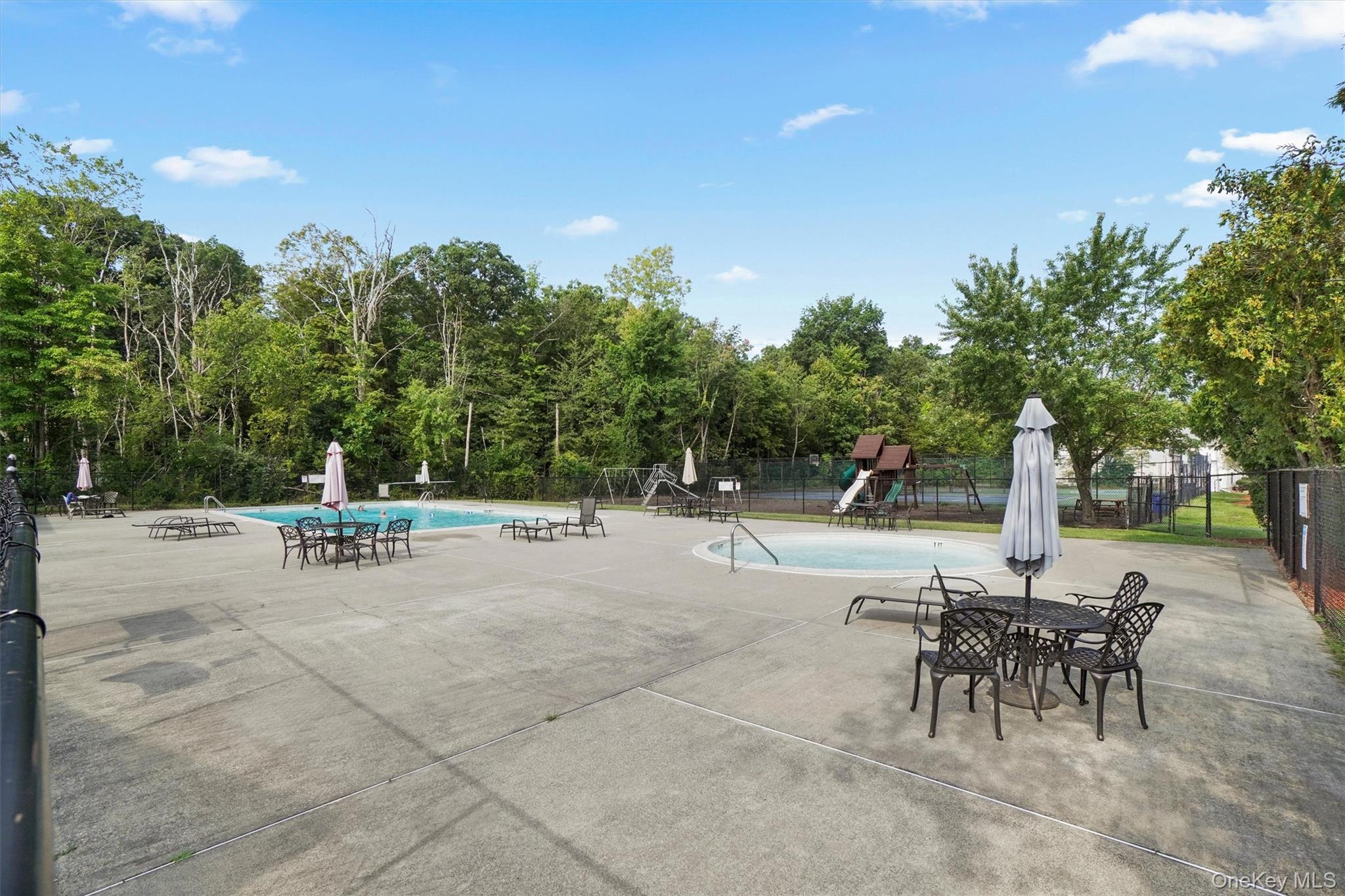 21 Scarborough Lane, Unit B photo 39