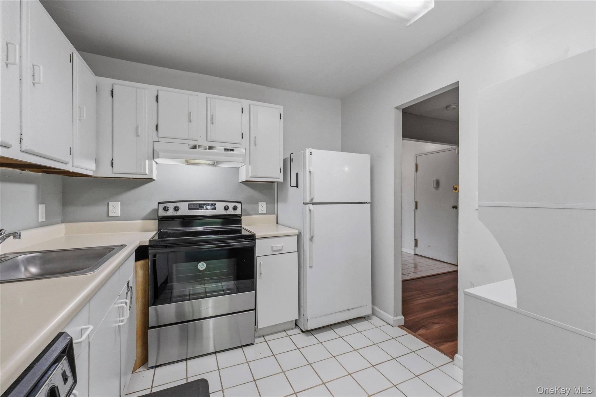 21 Scarborough Lane, Unit B photo 21