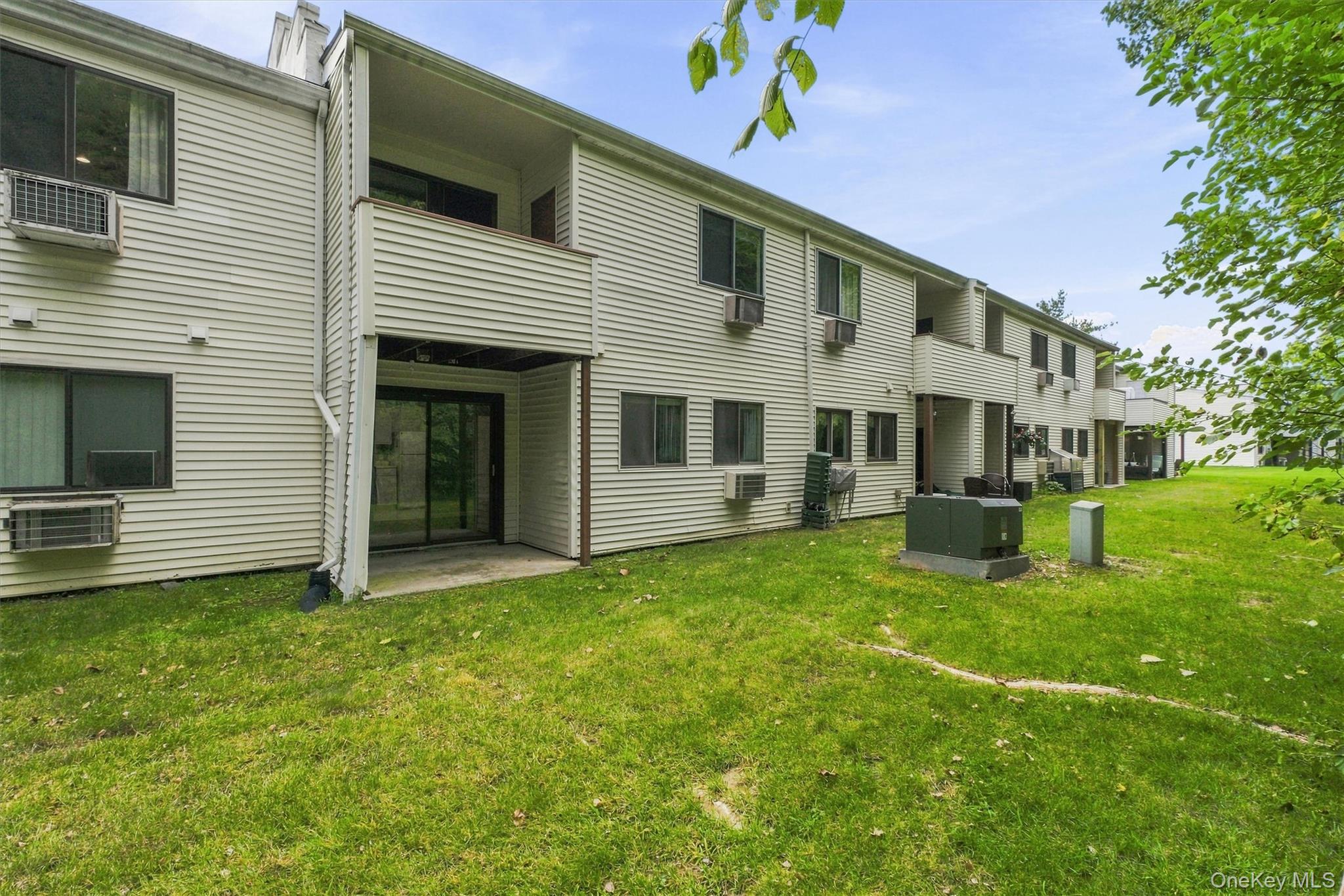 21 Scarborough Lane, Unit B photo 33