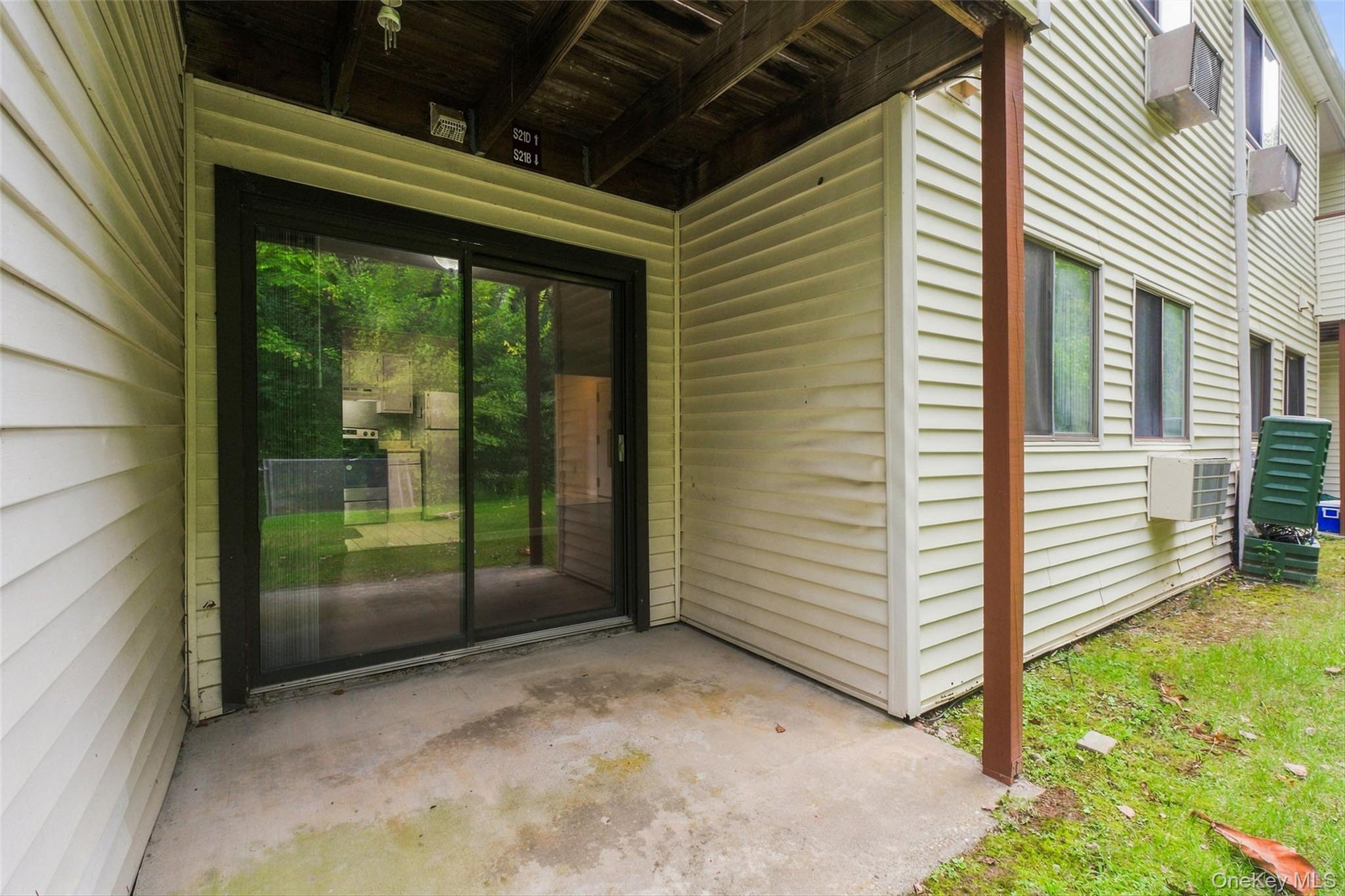 21 Scarborough Lane, Unit B photo 31