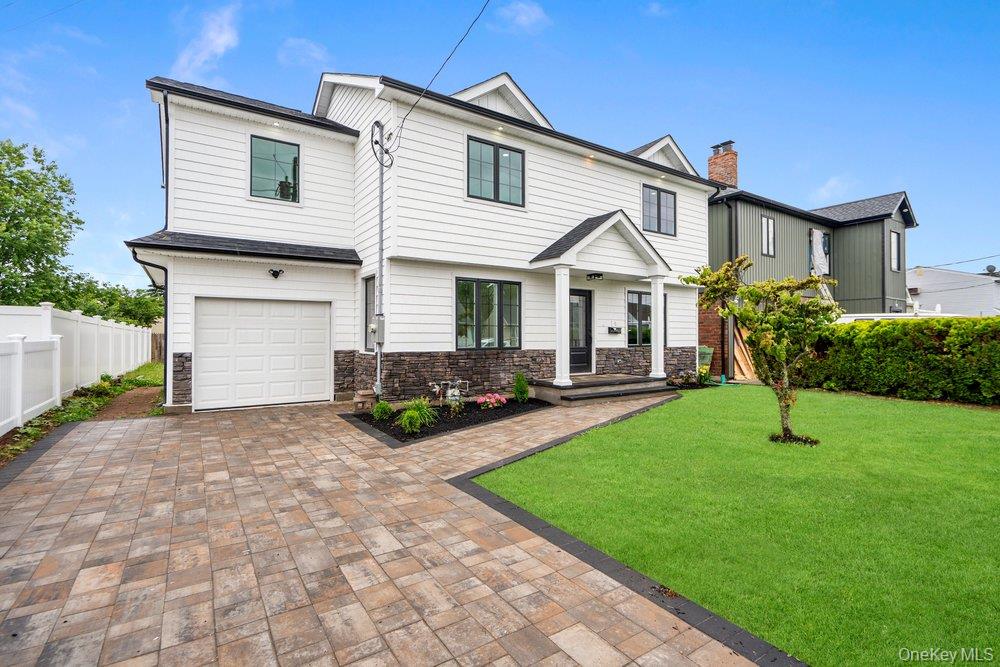 10 California Street – For Sale