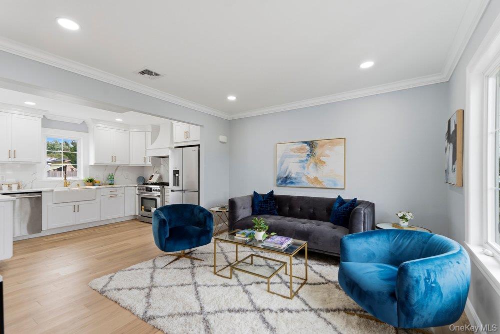 10 California Street – For Sale photo 4