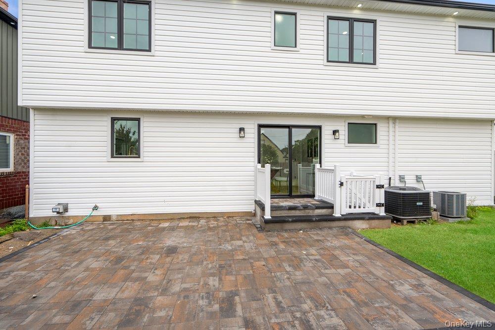 10 California Street – For Sale photo 39