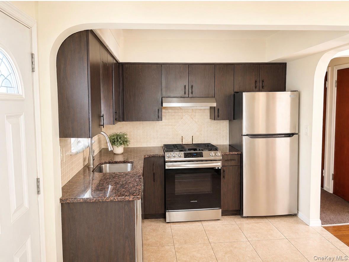 138-28 250 Street, Unit 1fl photo 2