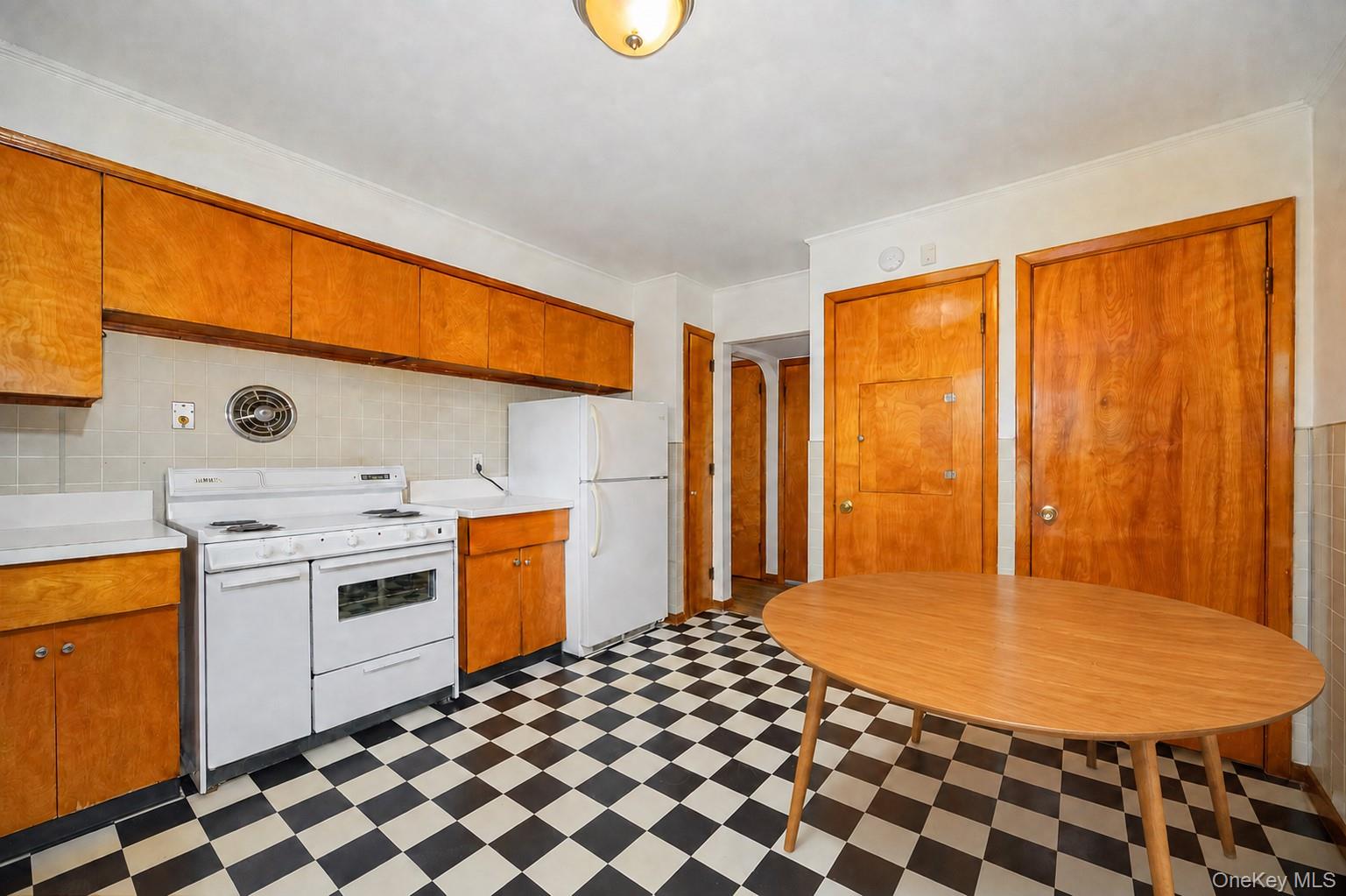 1261 Union Avenue – For Sale photo 6