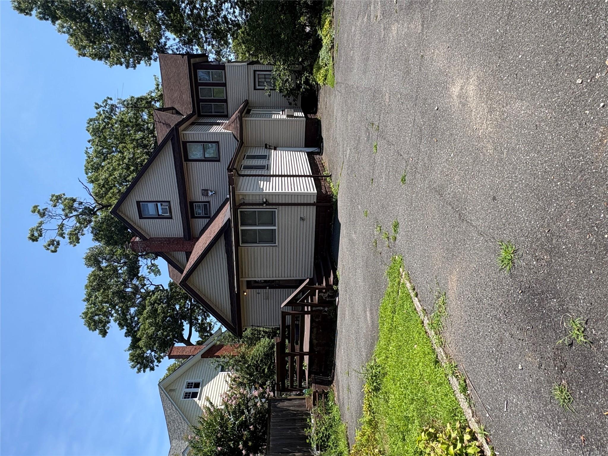 254 Hempstead Avenue – For Sale photo 4