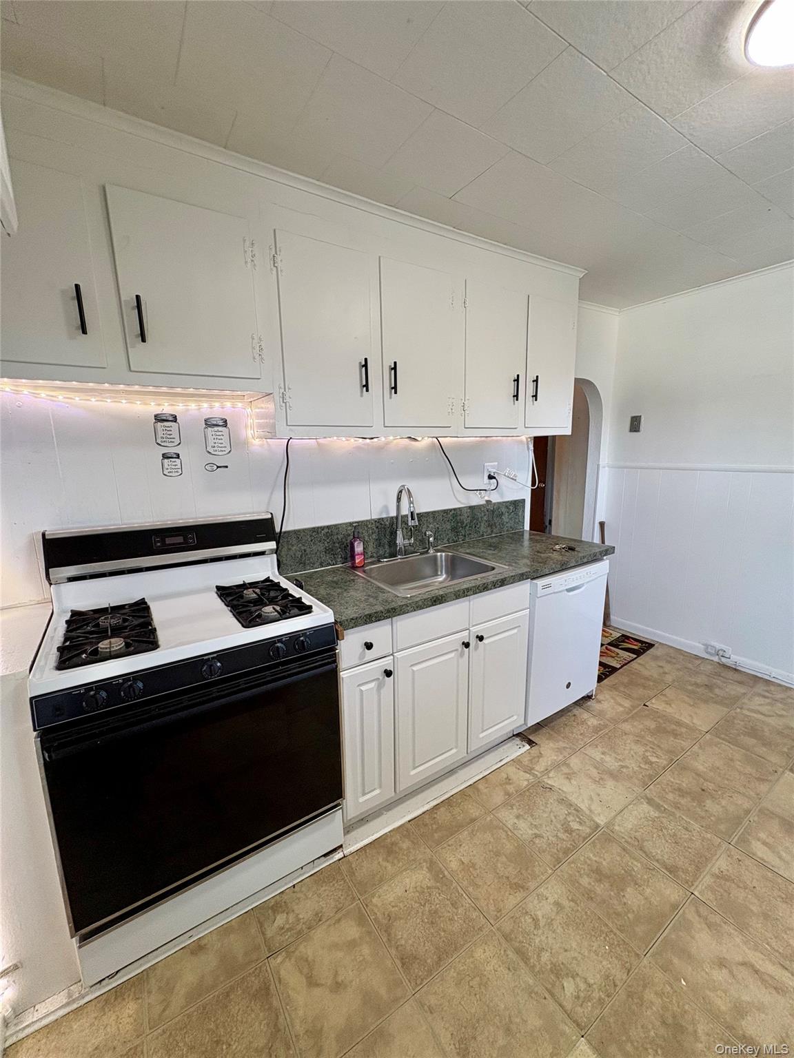 254 Hempstead Avenue – For Sale photo 10