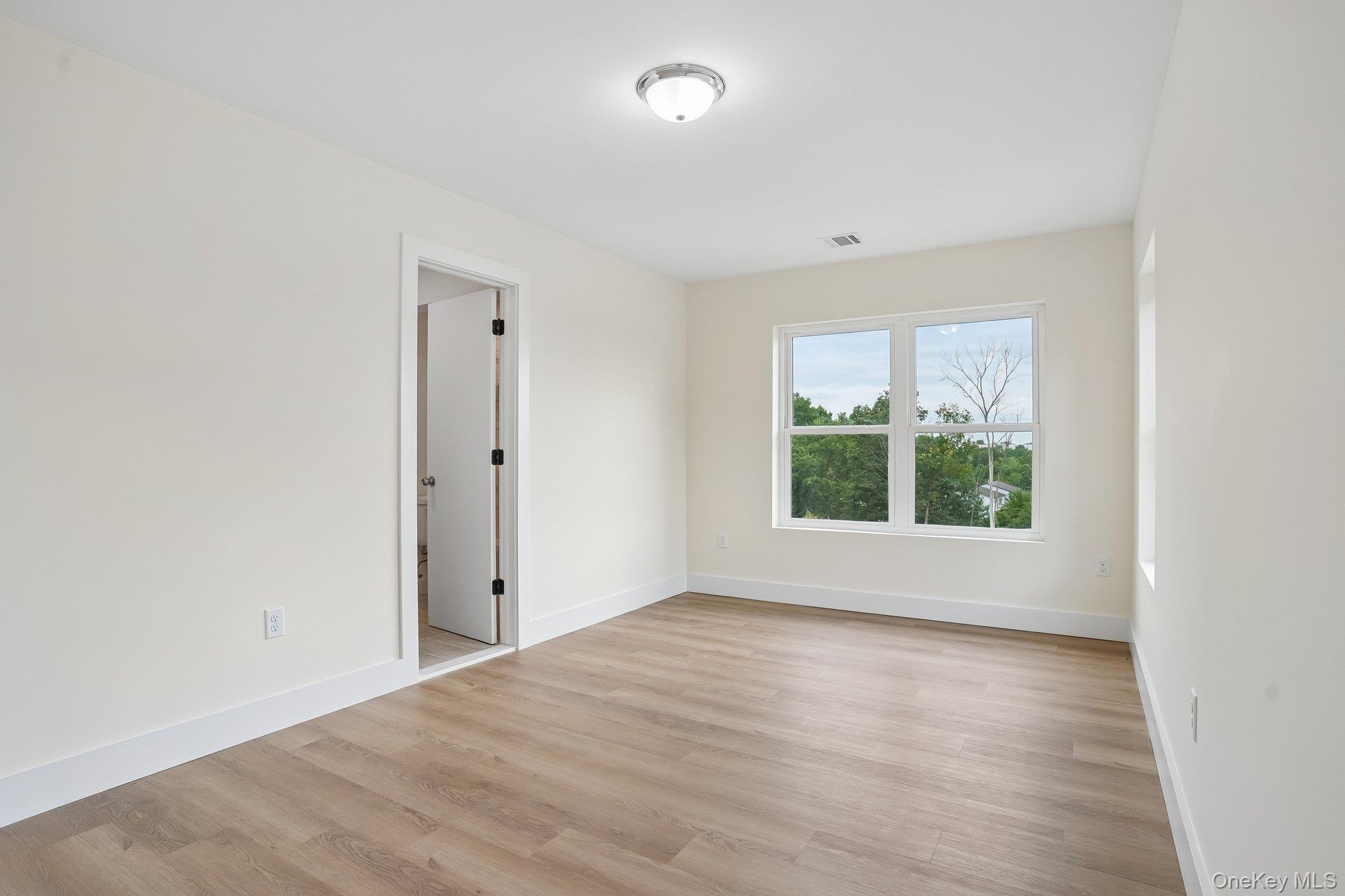 18 Rustic Drive – For Sale photo 35