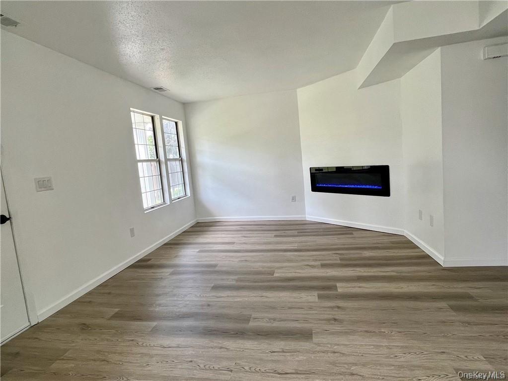 2110 Whispering Hills, Unit 197 photo 4