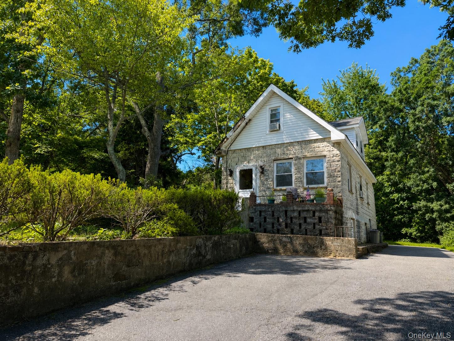 164 S Evergreen Drive – For Sale photo 2