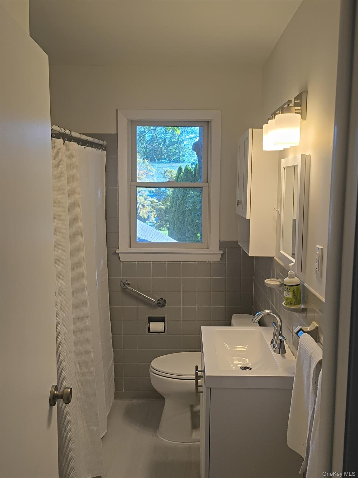 71 Ewart Street – For Rent photo 2