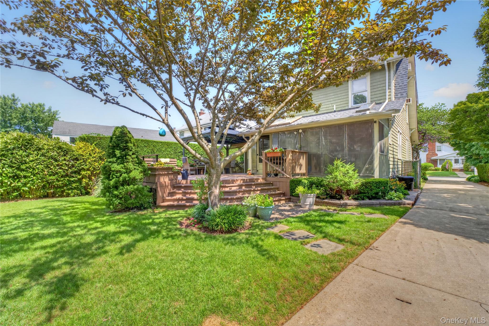 54 Denton Avenue – For Sale photo 6