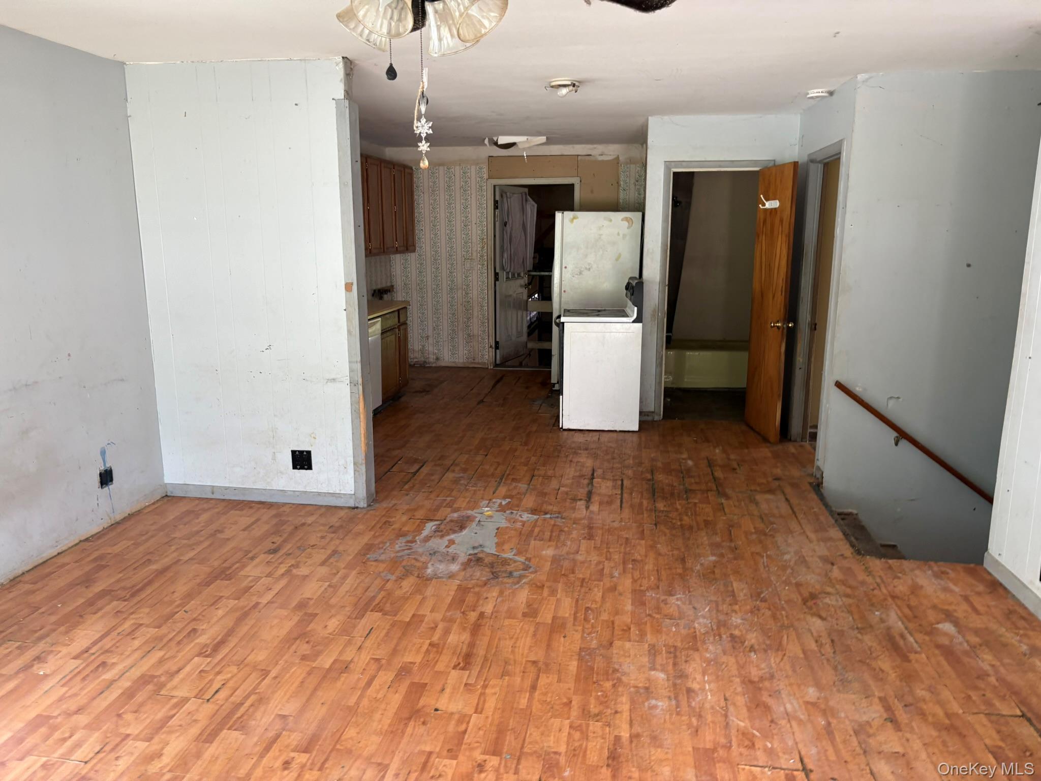 18 Clark Street – For Sale photo 2
