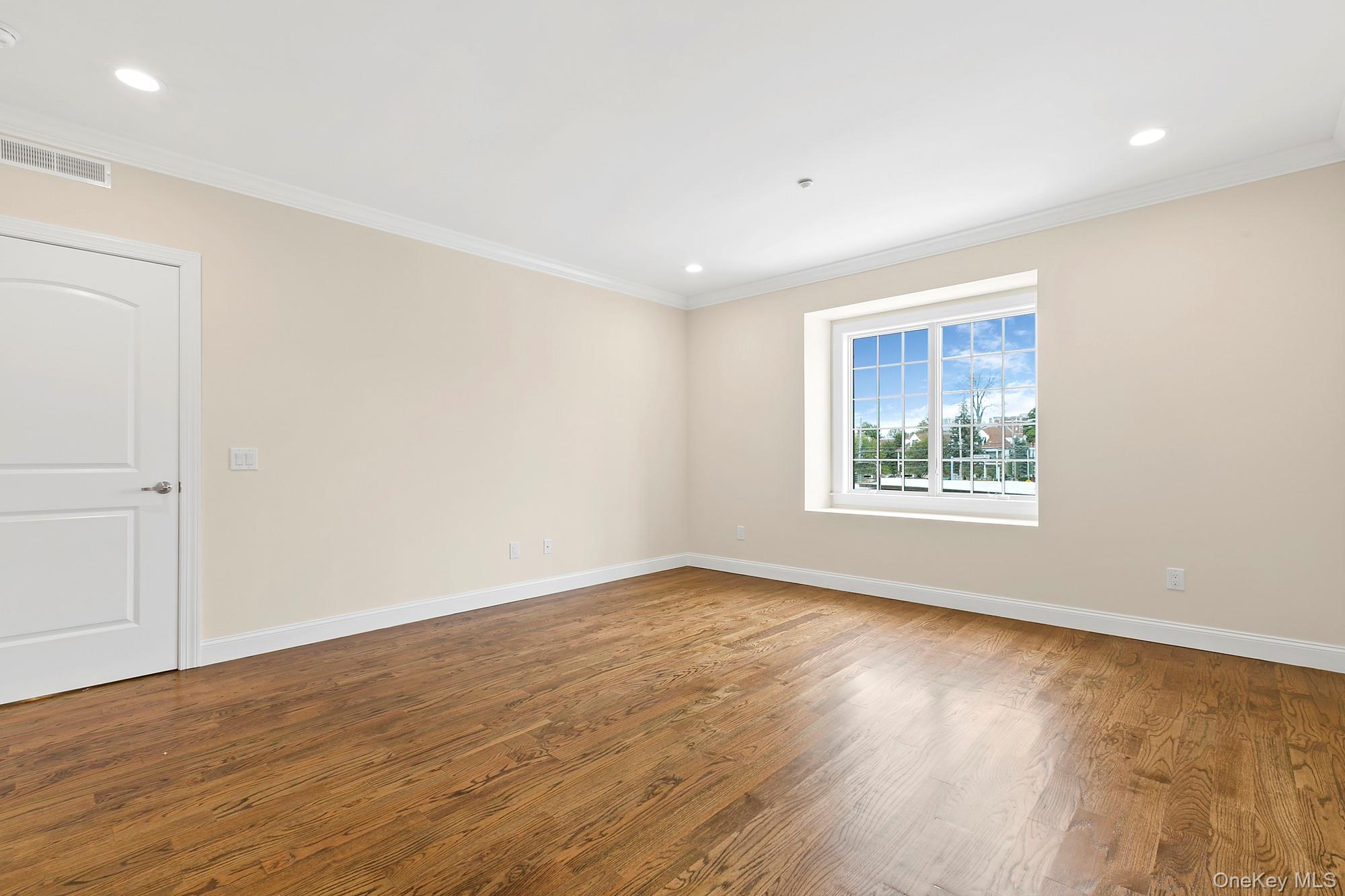 2 Ashford Avenue, Unit 4A photo 11