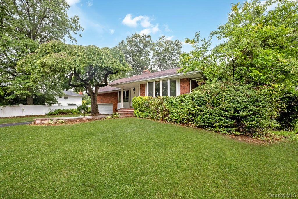 6 Village Drive – For Rent photo 2